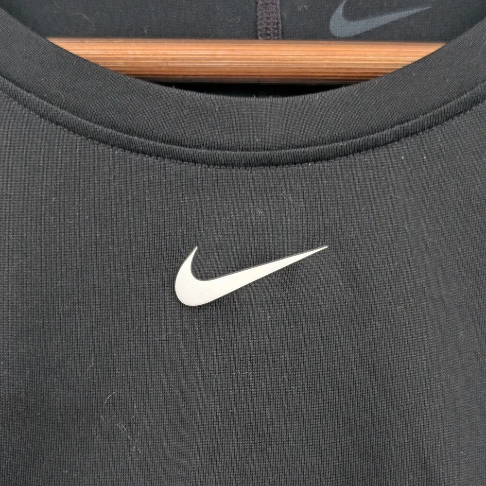 Nike Shirt Women's Large Black Dri-FIT Activewear Running Gym Center Swoosh